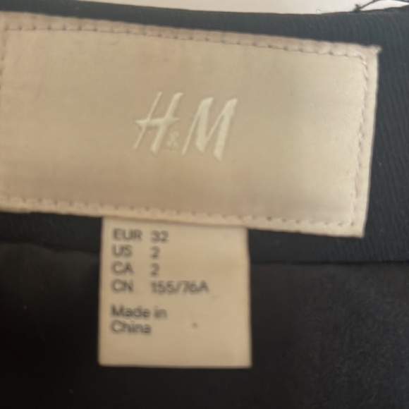 H&M black blazer size US 2 - Picture 2 of 4